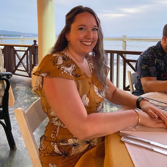 Meet your Posher, Kirstin - Picture 3 of 3